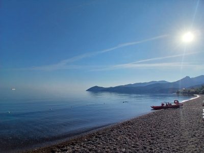 Location Fronte Mare con Prato, Pineta e Tettoia per il Tuo Evento